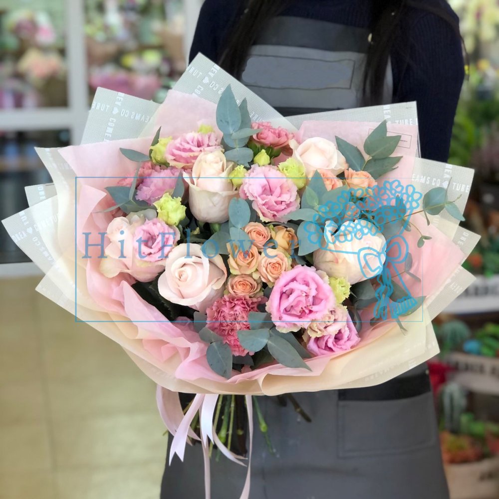 Букет цветов Дыхание Букет цветов из: Розы, Лизиантусы и Гвоздики